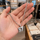 Halskette mit Zahl 67 Anhänger – Statement-Schmuck für jede Fashionista