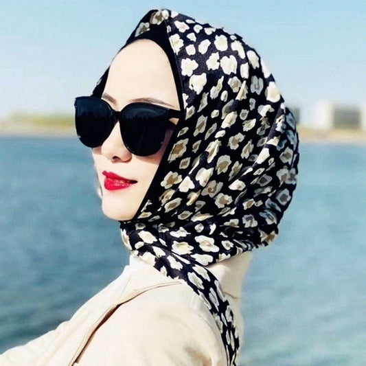 Elegantes, sonnenschützendes Kopftuch für Damen